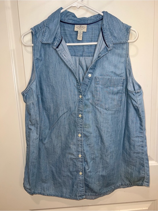 St. John's Bay Tops - St John’s Bay Sleeveless Light Wash Chambray Button-Up Shirt XL